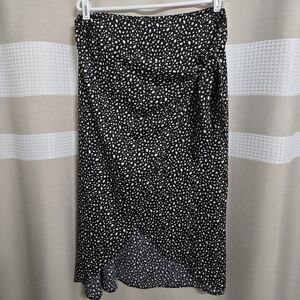Old Navy Black and White Patterned Satin Wrap Skirt